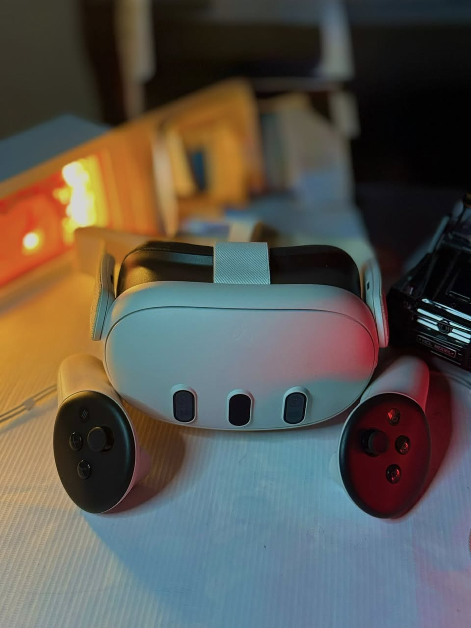 ميتا كويست 3 ذاكرة 512 النظاره نظيفه
نظافتها 95 
بدون شاحنه 
الدقة 4k العاب واقع افتراضي الvr 
ومتوفر بيها العاب ويصير بيها برامج 
وحته محاكي اكدر انصب عليه مال بلي 1

السعر 585

متوفر توصيل

***********
