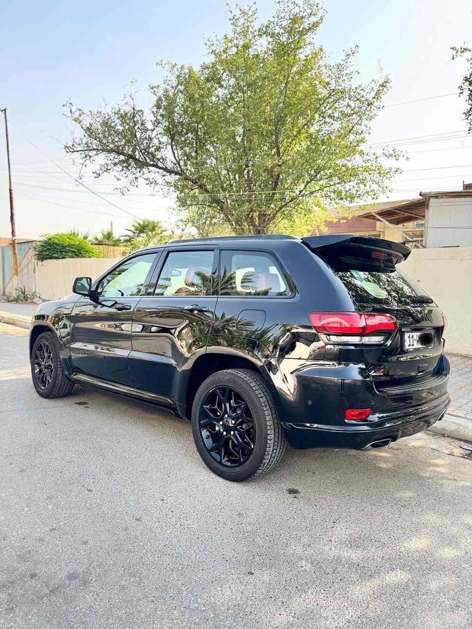 جيب خليجي S ماشيه ٦٢ الف كيلو
وكاله هارلم داخل احمر اصل ختم كشنات
الموديل :2021  
المحرك : V6.  3.6L 
رقم بغداد الجديد بااسمي هزه وسنويه 
السياره مكفوله كفاله عامه  
كير محرك صدر تبريد على وضع الشركه
المواصفات :
* دفع رباعي 4x4 . 
* شفتات بالستيرن
* مشغل اقراص CD/DVD . 
* تحذير النقطة عمياء ⚠ .
* ويل قياس 20 انج .
* سقف بانوراما . 
* شاشه كبيرة 8.4 انج . 
* نظام الخرائط (GPS) .
* ستيرن كهربائي . 
* المصابيح الأمامية زنون .
* كشافات الضباب زنون .     
* تشغيل عن بعد .
* صندوق كهربائي ..
* حفظ وضعيات الجلوس (ميموري) . 
* المقاعد الأمامية كهربائية .
* المقاعد الأمامية تبريد وتدفئة .
* المقاعد الخلفية تدفئة .. 
* حساسات أمامية . 
* حساسات خلفية . 
* كاميرا خلفية .
* تدفئة ستيرن . 
* مرايا متحسسه للضوء العالي . 
* مانع تصادم خلفي .
* بلوتوث تلفون . 
* محدد سرعة . سقف بنوراما فتحتين
* نظام التشغيل والاطفاء الاوتوماتيكي ( Auto Start System ) .
* نظام بريك اوتماتيكي ( Auto Break System )
* ⁠رادار امامي 
السياره كلش جديده مغلفة ppf بالكامل مع ضمان  ١٠ سنوات  وفوول مواصفات 
دوسات كاديلاك عند فتح الابواب 
السعر :370 ورقه وبي مجال بسيط 
العنوان :بغداد حي العدل 
رقم الهاتف :***********
ممتواجد ع فيس شراي اتصل وبعيني
