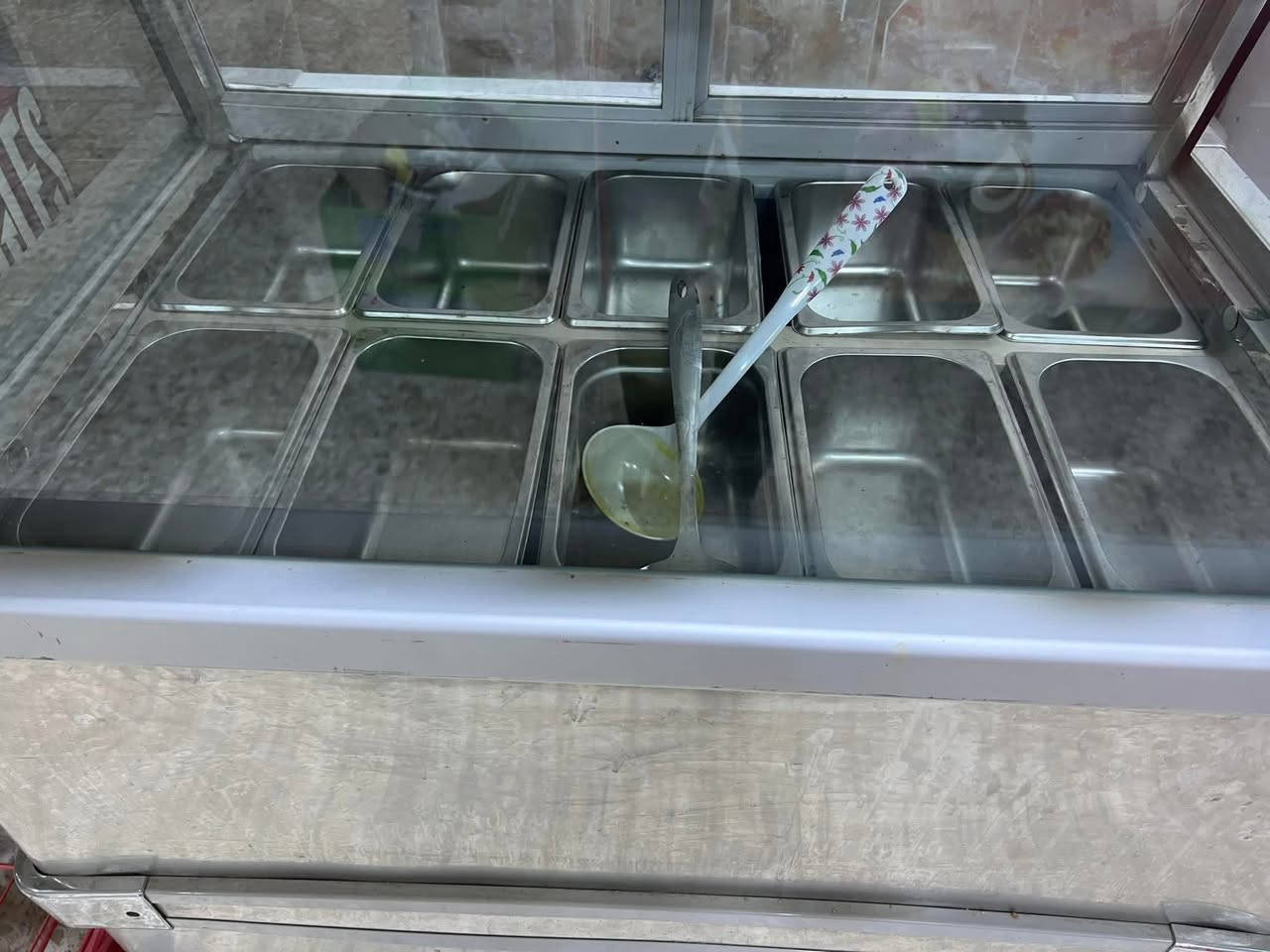 السلام عليكم
عارضة مقبلات مستخدمه للبيع
#UGER تركي الاصلي

تحتوي ع 10 بلانك 

السعر خاص

النجف الاشرف خان النص

للاستفسار ***********
