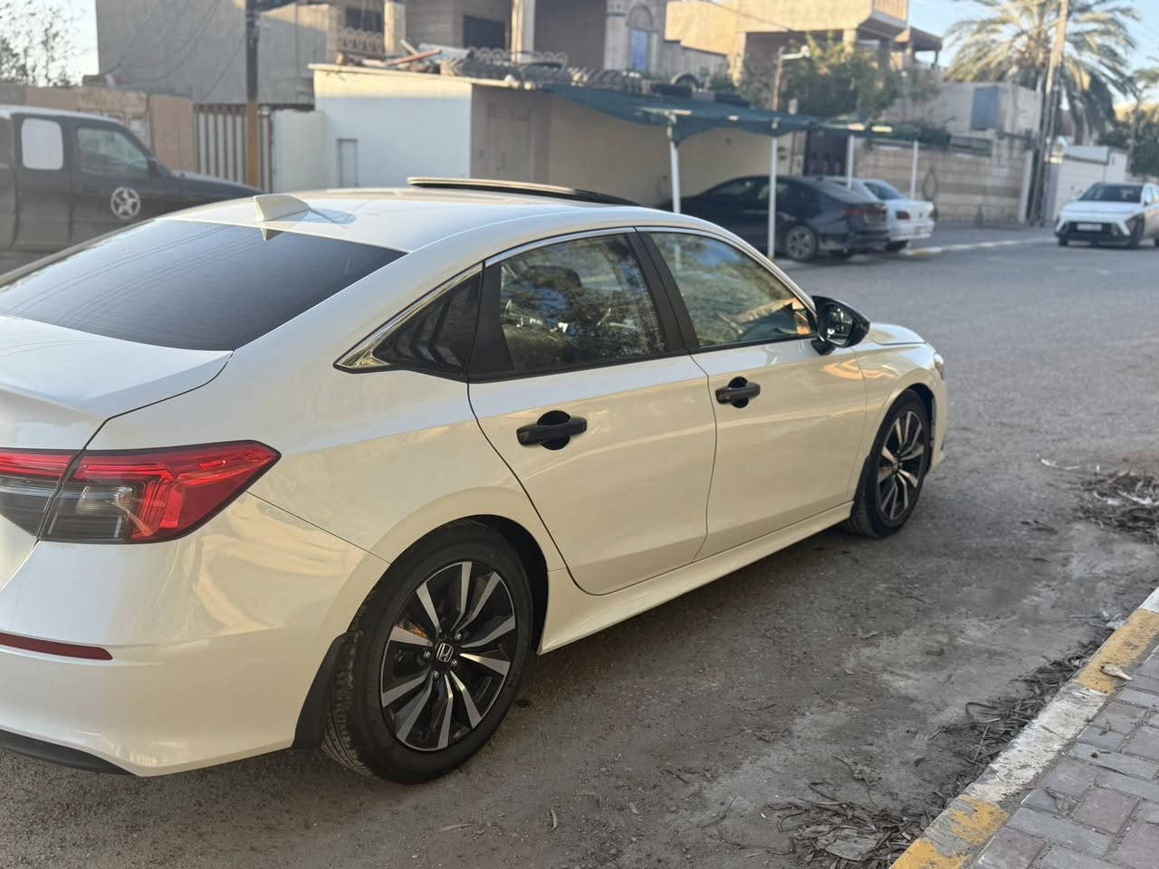 السلام عليكم / هوندا سفك /2023 / فول مواصفات تورنك محرك 1500 / مواصفاتها فتحه سقف بصمه ويل كب كشنات تدفئه شاشه تحكمات رادار امامي / بدون رقم تترقم جميع المحافظات / حادثها جاملغ بنيد بدون شواصي / وسونار مرفق بلمنشور / كير مكينه كفاله / السعر 128$ ورقه بيها مجال / ***********
