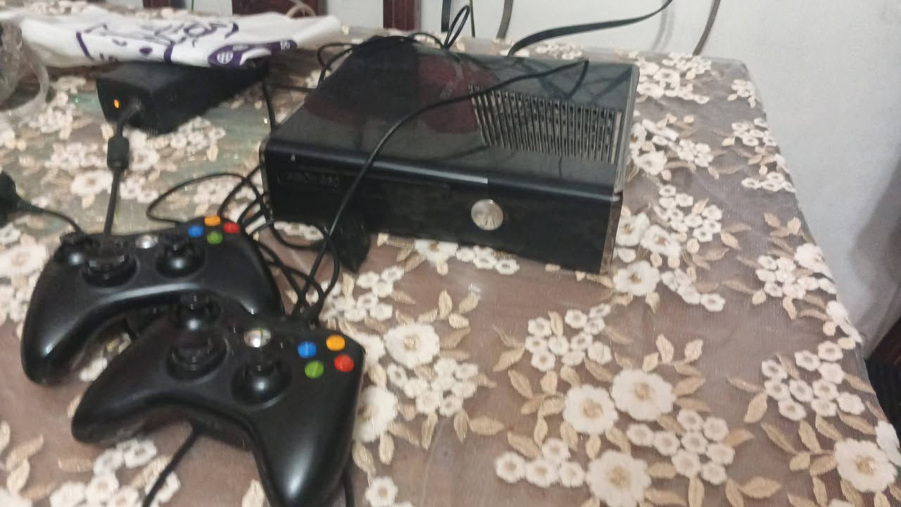 اكس بوكس 360 و معاه العاب و خمس درعات و شاحن اصلي سعره 4000 غير قابل للتفاوض رقم  01018757240


**إذا كنت صاحب هذا الإعلان وتريد حذفه لأي سبب، رجاءا أرسل رسالة إلى الدعم الفني**