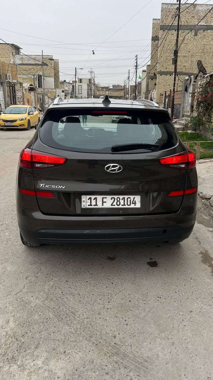 السلام عليكم للبيع او المراوس
هونداي توسان 2019 وارد امريكي حادث الجاملغ الامامي جهت السايق بدون ايرباك صبغ 3 قطع بدون دواخل ماشيا 
70 الف mi بجم ليد اناره ترحيب السياره فول مواصفات عده البنوراما 
بصمه تشغيل + بصمه ابواب 
 كشن السايق كهرباء رادار امامي ورادار خلفي ورادار جانبي تحديد مسار توقف ذاتي نقطه عمياء مري كهرباء تحكم ستيرن جهتين مثبت سرعة شاشه جبيره كامره خلفيه دواره حساسات امامي وخلفي تتفئه بل كشنات طفايه اصليه سبير منازل مكينه 4 سلندر 2000 دوش المرغوب تبريد ثلج السياره جاهزه بدون اي نقص رقم بغداد الدولي تحويل مباشر سنويه لل30
عنوان السياره بغداد قرب حي اور 
السعر خاص او واتساب 
الإستفسار ***********سجاد
