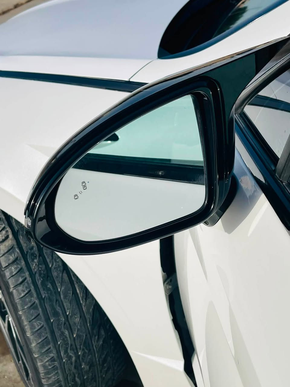 السلام عليكم شباب 
السعر 188

‏HYUNDAI SONATA 2022
سنويتها للـ29 السيارة بأسمي  
هزة منتهية 
حادثها جاملغ والصندوك كللللش خفيفه ومرجعيهن بارد بيها صبغ شبرين بالبنيد الباقي كفالة 
سيارررة حيللل جديده
مكينة 2.5توربو
بجم كبس ولا ايرباك بيها سيارة ابددد
مواصفات
 بانوراما ع طول السقف
بصمة دخول ذكي
انارة داخليه محيطيه
شاشة
تحكم ستيرن
رادار امامي معا تحديد مسافة سيارة كدامك
رادار خلفي +جانبي
اوتو ستوب خلفي + امامي
شفتات ستيرن
كشنات جلد وكنتاره
كشنات كهرباء وفول ايرباك
كشنات تدفئه
شحن لاسلكي
BOSE سماعات
نظام خروج عن المسار
نظام قيادة ذاتيه
تبريد منفصل قطعتين خلفي وامامي
جامات اوتو
نظام اوتو هولد مال ازدحامات
هندبريك بصمة
انظمة قياده سبورت ونورمات وكمفورت وايكو وسبورت بلص كاربلي يدعم كافة الانظمة الهاتف
دبل كزوز
كامرة خلفية دوارة
كشنات مختمة شعار N
كشنات ودشبول وبيبان لون سموك جلد وكنتارة ويلكب حجم 19انج N
بجم زنون
لايتات اوتو
مري قلاب معا البك
نقط عمياء
مراية داخليه تعتيم تلقائي
شاشة تبريد تحكم كله لمس


**إذا كنت صاحب هذا الإعلان وتريد حذفه لأي سبب، رجاءا أرسل رسالة إلى الدعم الفني**