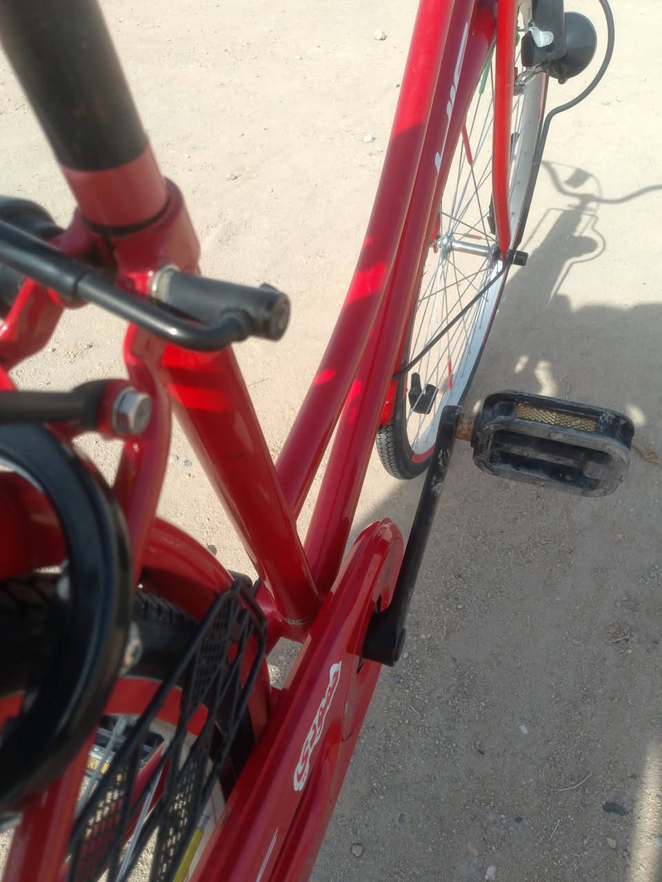 سلام عليكم بيسكل لبيع حجم 26شركه نضيف سعر 160وبيه مجال مكان الزبير ***********
