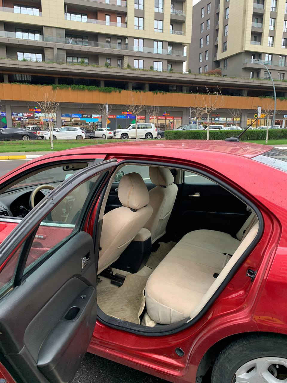 فۆرد فیوژن مۆدێل ٢٠١٠  مواسەفات seسەیارەکە بێ بۆیاخە تەنها ٢ جێ ساردی هەیە ئەویش بە  چاونابینرێت  کاڵ بونەوەی نیە بە هیچ جۆرێک نمونەیە لە جوانی    گێڕ و مەکینە بە شەرت مەکینەی نەکراوەتەوە بە شەرتی ئەوەی دوکەڵیشی   نەبێ چوار تایەی تازەی لە ژێرە سەنەوی بە ناو کردن بە شەرت بەیانی بیکە بە ناوی خۆتەوە سعری ٩٢ گەڵایە  رەقەم تەلەفون. ***********
