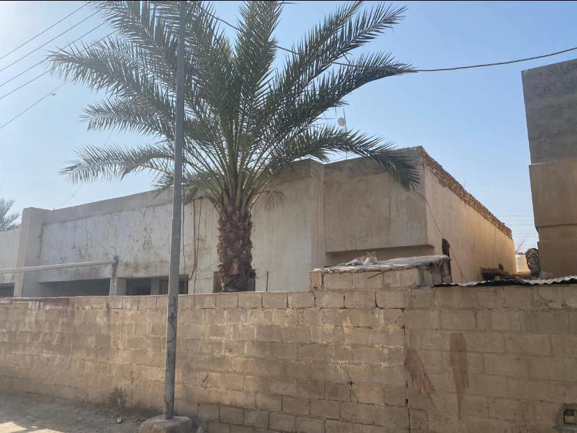بيت قديم 
طابو صرف 
_279 مساحة
وجه 14 
نزال 20 
مكان حي شركه قرب اعداديه صناعه
بيت يعتبر كاع 
هـ***********
