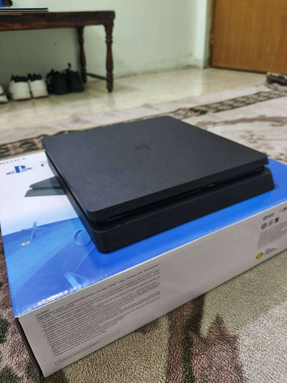 بلي ستيشن 4 اونلاين ذاكره 500 ما مفتوح / مكاني بصره قبله رقمي (***********)
❌ لا يوجد توصيل بدون احراج
بلي ستيشن 4 اونلاين ذاكره جهاز 500G مع كامل ملحقاته اصليه جهاز ما مفتوح لوك ستيكر نضيف كلش شوفت عينك صور وياه قرصين فيفا 17 و كول اوف ديوتي، كامل ملحقاته اصليه كارتون و جهاز و يده و قرصين و كيبل كهرباء و كيبل HD كيبل شحن يده
