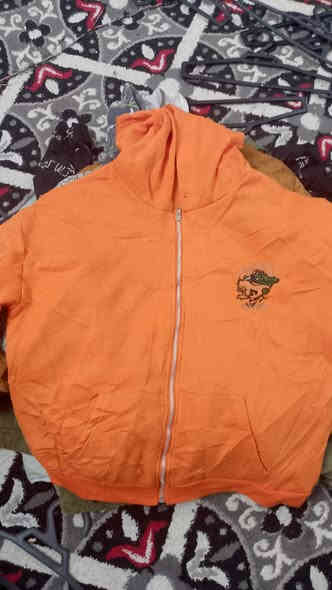 سويترات  وقماصل باله دجه اوله العنوان حي العسكري قرب مكتب علم دار ***********
