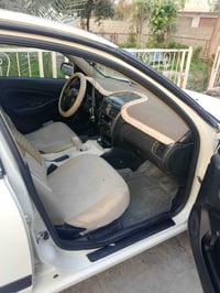 نيسان صني • ٢٠٠٦ • بدون صبغ