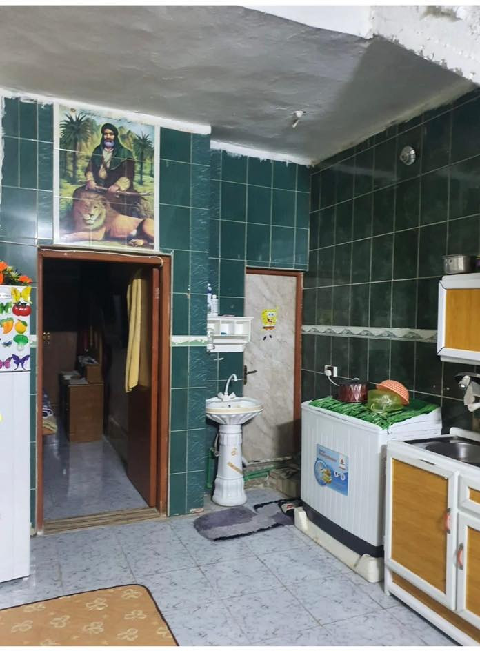 مشتمل ١٠٠م طشاش  حي الميمون شارع مدرسة الازكياء  ينرادله تنظيف لان متروك   يحتوي ع  كراج و صالة ومطبخ داخلي وغرفة وصحيات وفوگ بيتونة ومخزن،للاجار  مطلوب عائلة صغيرة و  يفضل موظف  
اي استفسار الاتصال ع  الرقم ***********
