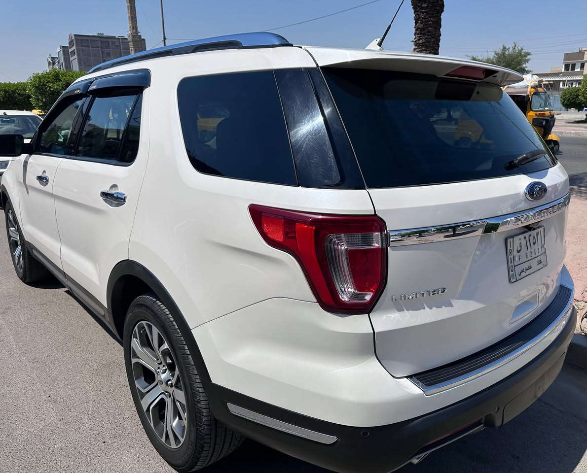 فور اكسبلورر 2019 لمتيد
فول مواصفات
✳️ حساسات امامي وخلفي 
✳️ رادارت امامي وجانبي
✳️ كامرة امامي وخلفي
✳️ كشن ميموري 
✳️ كشنات جلد 
✳️ الكشنات الامامي تدفئة وتبريد ومساج
✳️الكشنات الخلفيه تدفئة
السياره ٧ راكب 
✳️ مثبت سرعة
✳️ ستيرن تدفئة
✳️ تحكمات ستيرن
✳️ تبريد ثلاث قطع 
✳️ سقف بانوراما
✳️ بصمة تشغيل
✳️ بصمة ابواب الامامي 
✳️ اشارة بالمري الجانبيه
موجود رقم الشاصي تشوف صور الحادث
السياره باسمي رقم انكليزي  وهزه الجديد لسنه 2030  
السياره بدون صبغ الباب الايمن بي بارد والجاملغ الايمن مبدل نفس اللون 
السيارة مناقصها اي شي شغل واطلع
السعر 225 وبيها مجال للشراي
المكان بغداد زيونه ***********
