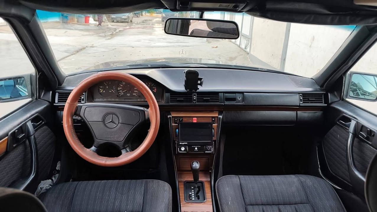 سلام عليكم مرسدس دب موديل 91 محرك بطه vvt3000 قواعد دبل بلاديات كشنات كهربائي سلايت طكتين يشتغل امرايات كهربائي سيارة فول مواصفات مصبوغ فقط جماليه 
سعر. 65 العنوان كلار 
اخوان اني 
مكلف بلنشر
لتواصل ***********
