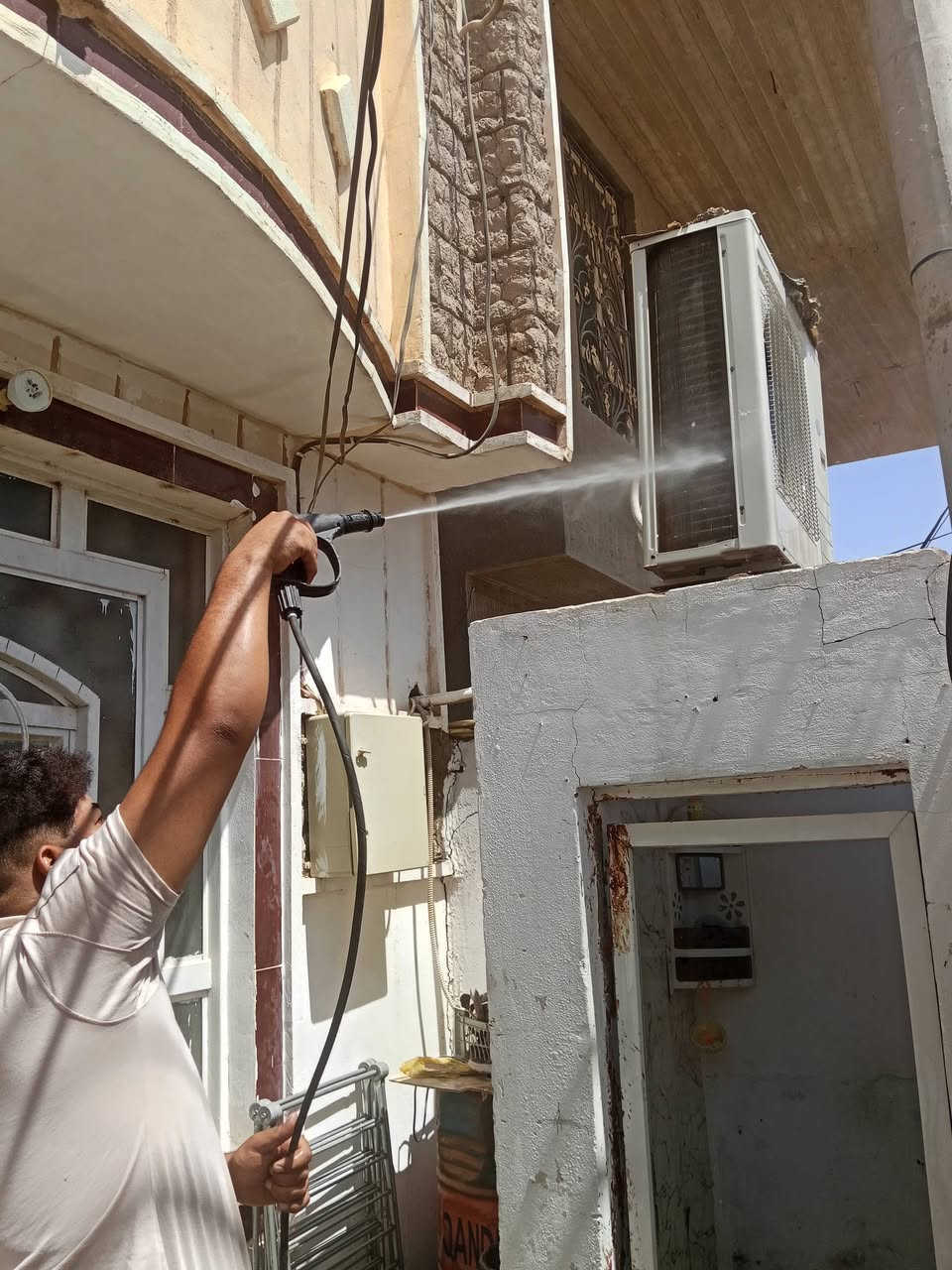 تقدم الورشة التقنية للتبريد خدماتها👷🏻

📲*********** 👷🏻حسين العنزي👷🏻
😍صارت الصيانة 🛠داخل بيتك🏘️ وكدام عينك والي يرضيك ونطلع منك وانته راضي👍🏻 
♦️تنصيب جميع اجهزه التبريد الانفيرتر والعادي مع عمل الفاكيوم
                                                                                ♦️تصليح الليك والفحص الشامل وشحن الغاز الاصلي الفرنسي R410 و R22 مع الضمان سنه كامله 
‎♦️تنصيب اجهزه الكاسيت التي تعمل بغاز R410
♦️تنزيل وغسل وتنضيف اجهزه التبريد 🚿
♦️لحام الليك القطعه الداخليه والخارجية وتبديل أو الغاء عاكس التدفئه مع شحن الغاز 
♦️صيانه جميع اجهزه التبريد الانفيرتر التي تعمل بغاز R410
♦️تبديل كابسترات وكونتكترات 
♦️يتوفر لدينا جميع انواع كارتات السبلت الانفيرتر والعادي 
♦️يتوفر لدينا قطع غيار لجميع السبالت 
♦️صيانه جميع انواع السبالت والمكيفات موقعيا 
♦️ صيانه جميع كودات السبالت الانفيرتر والعادي 
للاستفسار الاتصال او المراسلة ع الواتس اب 
📲*********** حسين العنزي
