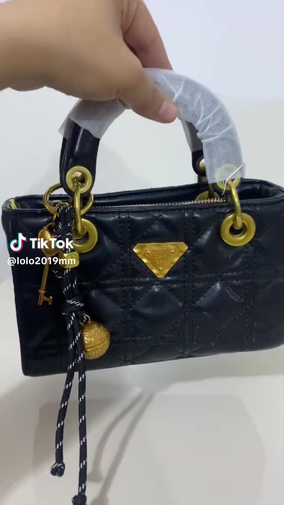 كل قطعه وسعرها


**إذا كنت صاحب هذا الإعلان وتريد حذفه لأي سبب، رجاءا أرسل رسالة إلى الدعم الفني**