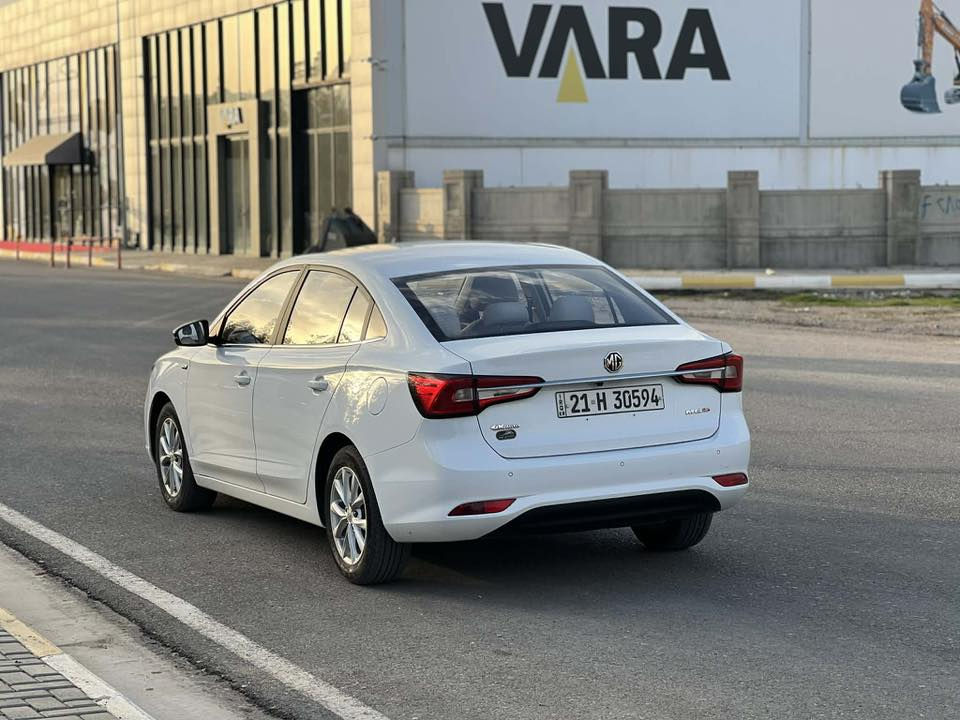 ئێمجی 5 
2022 
مواسەفات کۆمفۆرت 
بەسمەو شاشەو کامێرە 
بێ بۆیاخ بێ سارد 
60 هەزار ڕۆشتوە 
گێڕو مەکینەی بەشەرت نەکراوەتەوە 
4 تایەی تازەی بۆ بەستراوە 
سعر 96 گەڵاو مەجالێکی کەم 
***********
