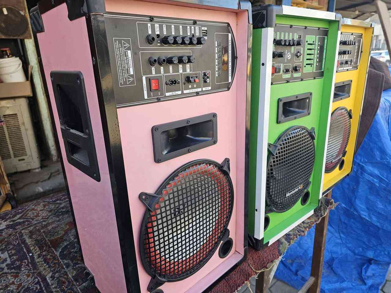 جديد بلكارتون
دي جي شحن كهرباء بلوتوث فلاش رام 
السعر ١٧٥ الواحد 
بغداد الحرية توصيل موجود  
***********
