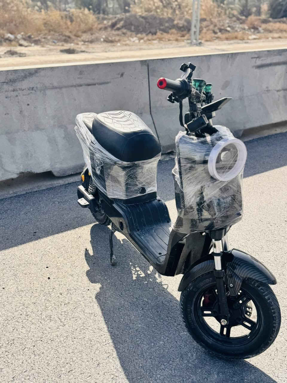 دراجه شحن أر 9موديل 2025دراجه نضيفه عقل مو العادي رياضي سرعه 70حقيقي 6بطاريات مو 5 سعرها 450 وبيها مجال لشراي للاستفسار الرقم *********** واتساب
