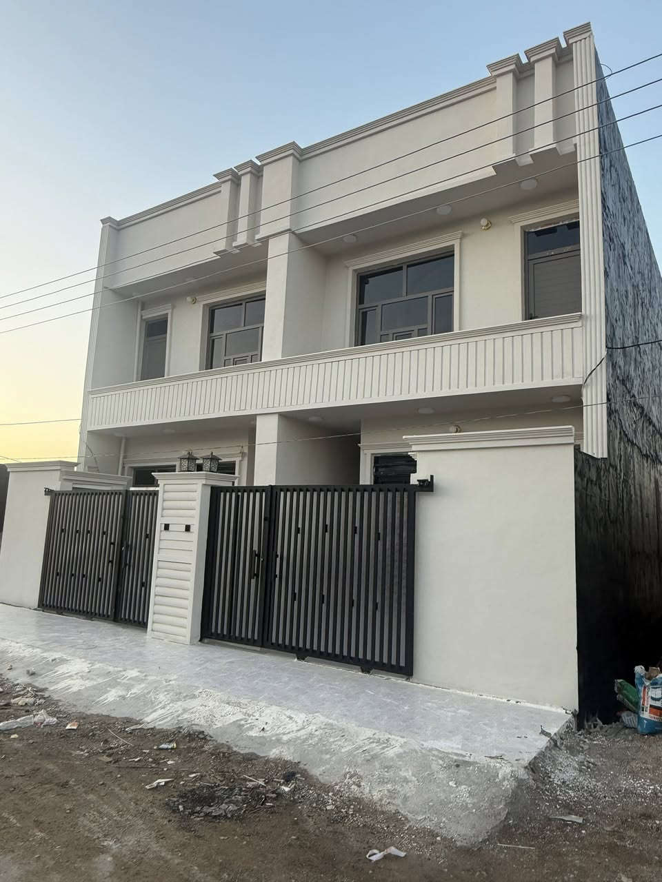 السلام عليكم
مشتملات عدد 2 للبيع
مساحة الواحد 100م طابقين
عرض 5 نزال 20
الطابق الاول-استقبال-مطبخ -غرفة نوم-صالة-صحيات
الطابق الثاني غرفة وصالة صحيات
كامل خدمات ماء كهرباء تبليط شارع عرض 10 م
سند 25
العنوان ديالى -بعقوبة -تقاطع القدس دور الزراعة بداية الثالثة 
السعر الواحد 72 وبي مجال
للاستفسار مراجعة مكتب جبل النور أو الاتصال
***********
