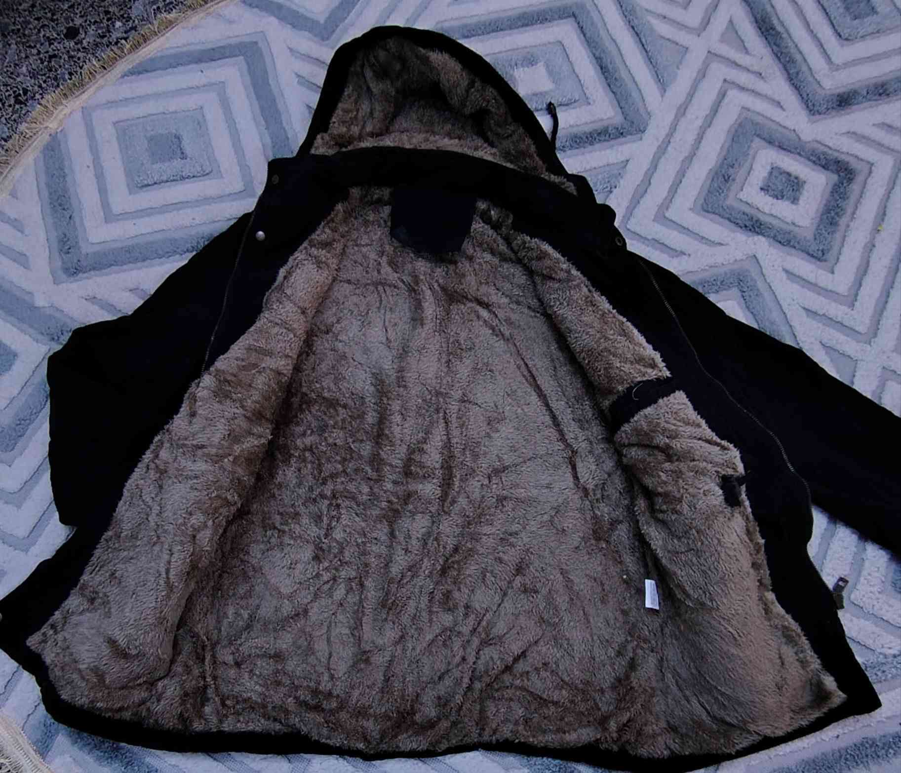 قمصلة رجالي قياس ميديم (M)
✔️ يرهم أيضًا لقياس سمول (S)
نوعية جيدة ونظيفة
قماش عملي ومناسب للبس اليومي وللبرد
الحالة: مستعملة بحالة جيدة

💰 السعر: 15 ألف شامل التوصيل
📩 للطلب أو الاستفسار مراسلة الخاص او *********** واتساب 

إذا تحب نسخة أقصر للستوري أو بصيغة أقوى للبيع السريع خبرني 🌟
