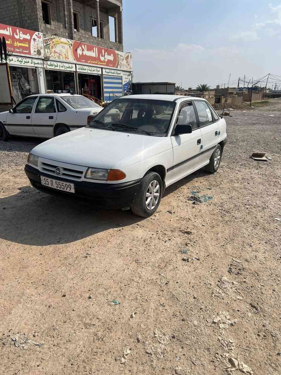 اوبل استره. مديل ٩٣ محرك ١٦٠٠ نضيفه كلش سياره  مال جناي صدر جديد كير محرك بشرط تاير جديد خويس قطره مابيها. دواخلها كلش نضيفه ع وضع الشركه. سياره دوسه وهلال بدايه تنمل وشتغلتهن جديد.  سياره. كاش نضيفه
مكاني تكريت. السعر ٤٩ وبيها مجال بصيط ***********
