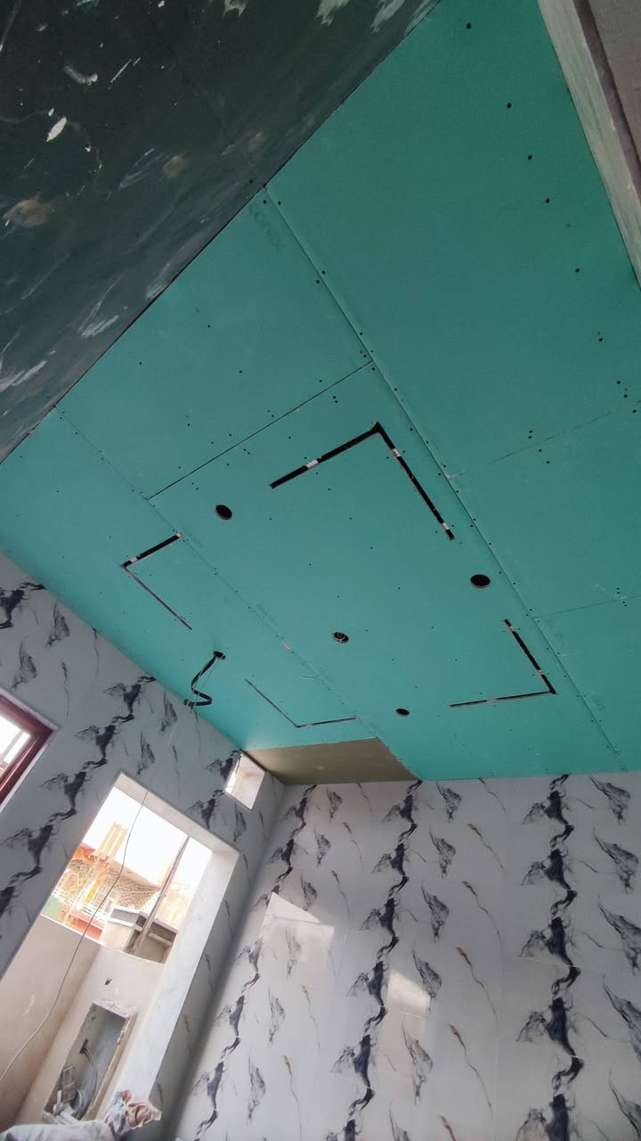 متوفر كادر عمل كافة انواع ديكورات داخلية جبس بورد  شغل هندسي
لوح تركي وحديد ثقيل
التزام بلمواعيد  سرعه بلعمل ودقة بلتسليم
 الاتصال *********** ع واتساب
