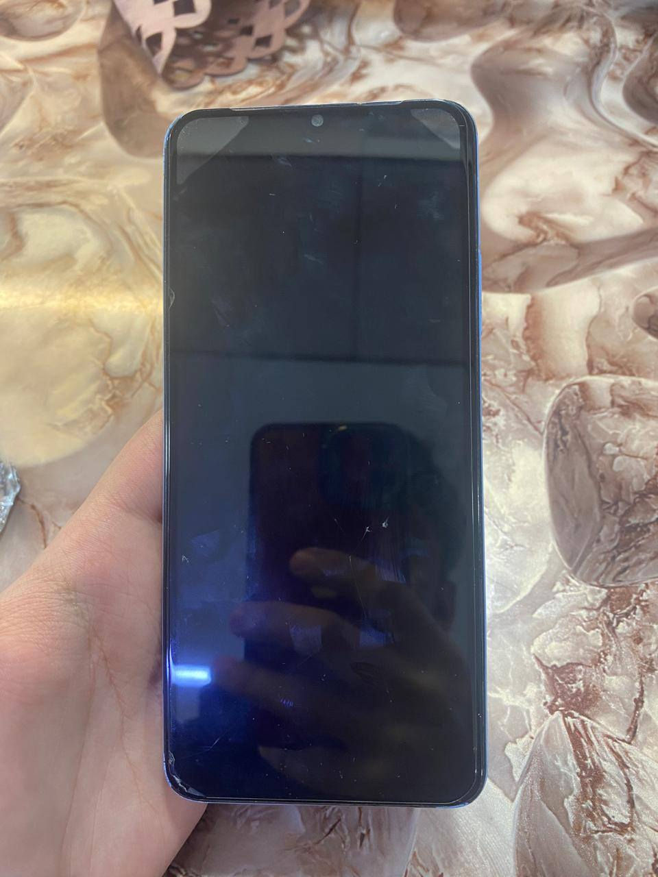 السلام عليكم اخوتي هذا الموبايل للبيع 250 وبي مجال  وهذا رقمي ***********
