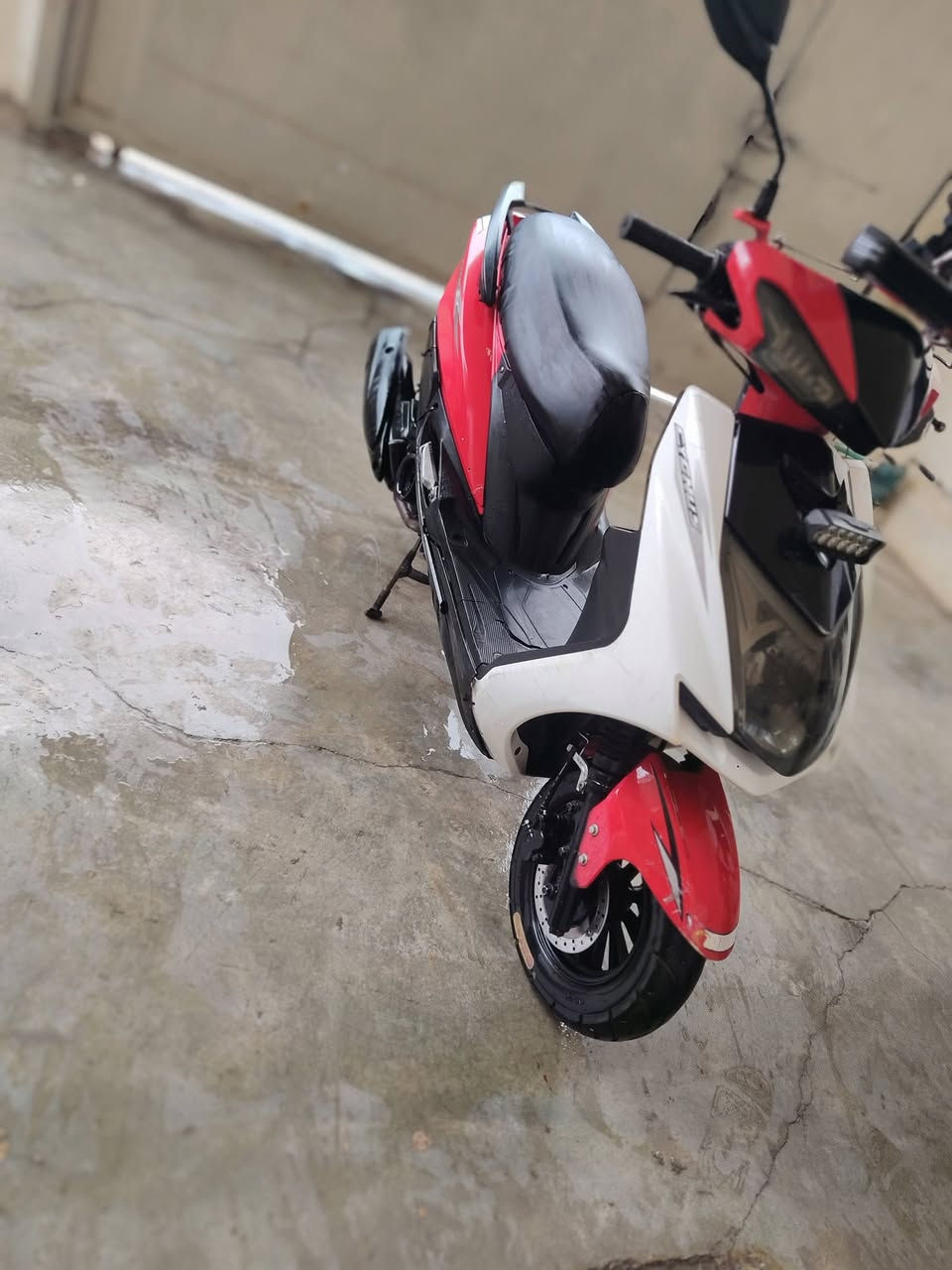 السلام عليكم اخوان دراجه ماكس سكنس نثيه120 للبيع رقم وسنويه رقم كركوك شرط تحويل و وكاله وكاله عامه بسمي ثاني يوم احولك دراجه لاصرف ولا بخار ولاصوت بوشه 55 كشن جديد كهربايات كله شغال تايرات وياله جديد شادهن موديل22صالنصه fm جديده سلف شغال دراجه مابيها عيب سعر
مليون بي مجال بصيط لشراي مكاني كركوك قادسيه الثانيه
***********
