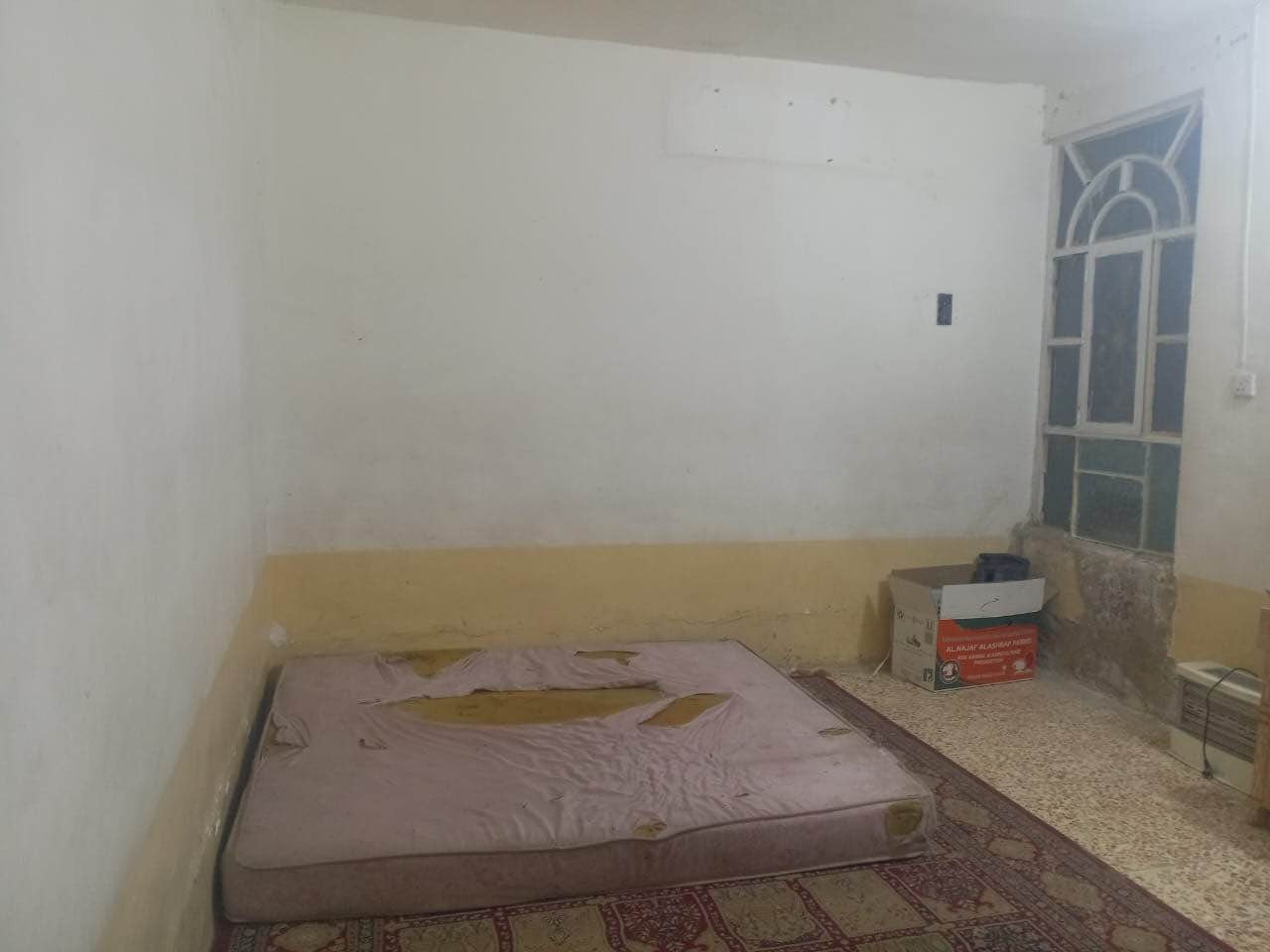 بيت 100 متر اساسة صب والسقف اعكاده ما عدا الاستقبال صب منطقة 59 قريب عل شارع 60 ترابي رقم العقار 59523  سعره 55 لبيت جاهز للسكن رقم الموبايل *********** محمد النجف, العراق
