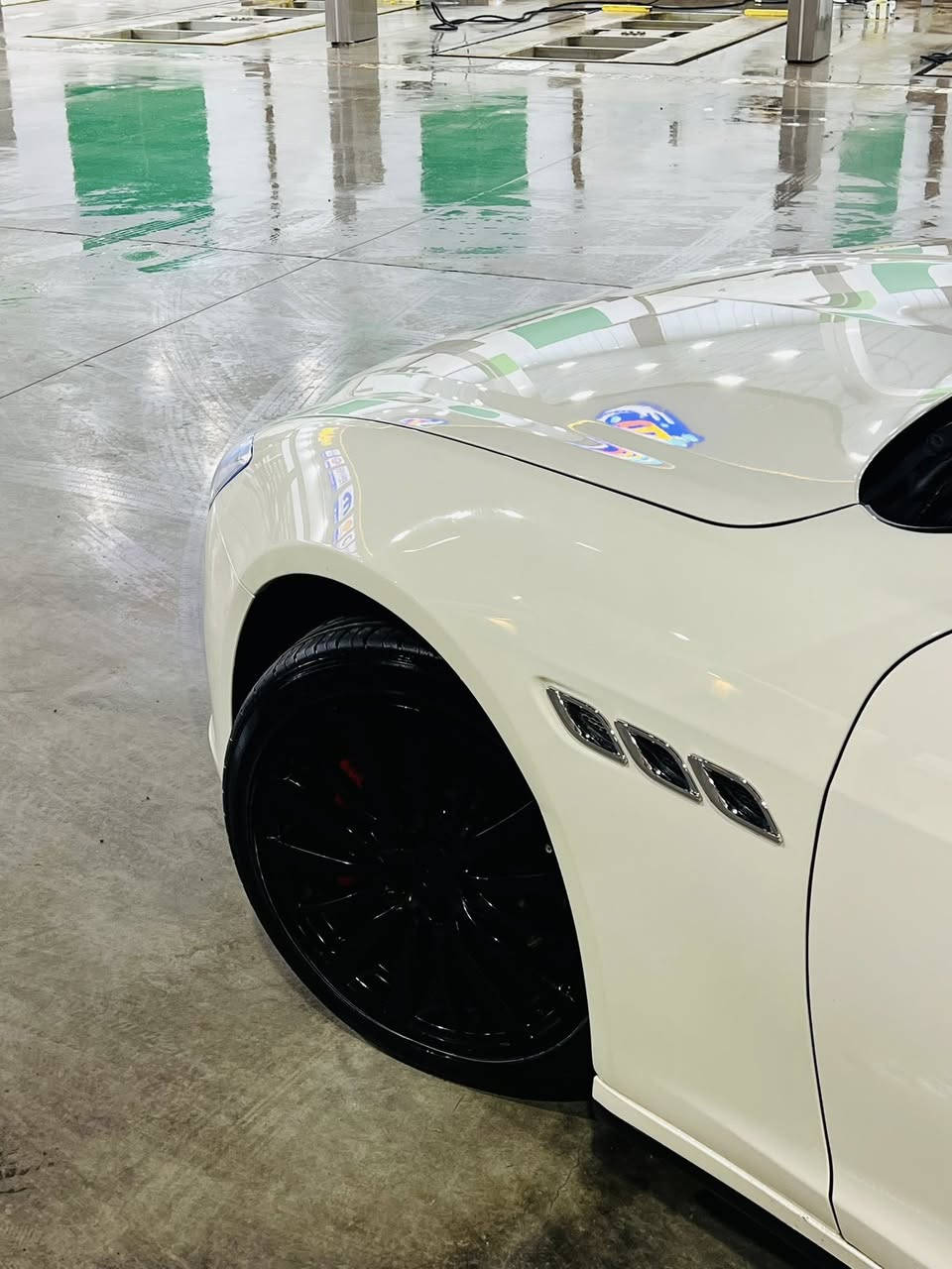 ‏ للبيع 
مازراتي كواترو بوتري
‏‎الـسيـارة اسـتــلام شـركـــة وكـالـه خـليجي  ضـمان دولــي
مـــودیل ( 2017 )
محرك 6 ســـلندر تــوین تــوربــو بــنزیــن 🚀 
مـــاشـــيه  158 کــم
مـــواصفــات
داخل احمر بلاد شركة
ســلاید شاشه بلادي 
سقف كنتارا 
صـوت گـزوز بـلادی  
بـــریک بــصمە   
ابــواب شــفط 
كــشنات تـدفـئه وخــزن 
مــاوس عن شــــاشە  
 ٣ نــظام قــیاد 
ویـــل بــلادی حــجم 20 تو سايز 
بـصمه  تـشغـيل مـع الابـواب ايـضا بـصمه 
الــكامـيرا مــع الـحسـاس امــامی + خــلفي 

الــكير ومـكينه وكـهربائـيات بشرط 
كلــوبات الـدشبول غير مشعول /على بـلادي الشركه  
ضرر 3 قطع صبغ 
ارباك سيستم 

‏‎رقـم و سـنويه جــديــد شــرط التـــحويــــل 🚦
‏ 
مـــكـان الـــسيارة بغداد زيونه

الســـعر : 380 $ وبيهه مجال مـــجال

ملاحظة ( الادوات الاحتياطية مال سيارة نوع اوباما يعني متوفر )
وبــالحقيقــة احـــلى مـــن الصــــور 

للاستفسار الرجاء الاتصال ***********
