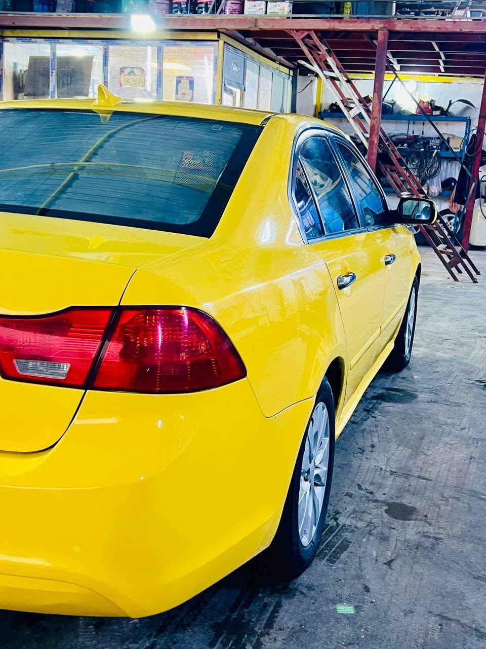 سلام عليكم اوبتمه للبيع موديل 2010 رقم قادسيه بسمي أرقام انكليزي تحويل ثاني يوم حادثها جاملغ امامي مبدل فقط صبغه جديده مكينه وكير جديد تخم تاير جديد حداديه جديد للاستفسار *********** مكاني شوملي ما متواجد عله فيس اتصل وبيك خير وتدلل
