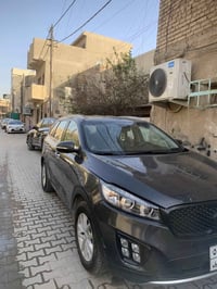 كيا سورنتو موديل ٢٠١٧ موصفات  شاشه كبيره ٤ سلندر GDI حساسات  مانع انزل...