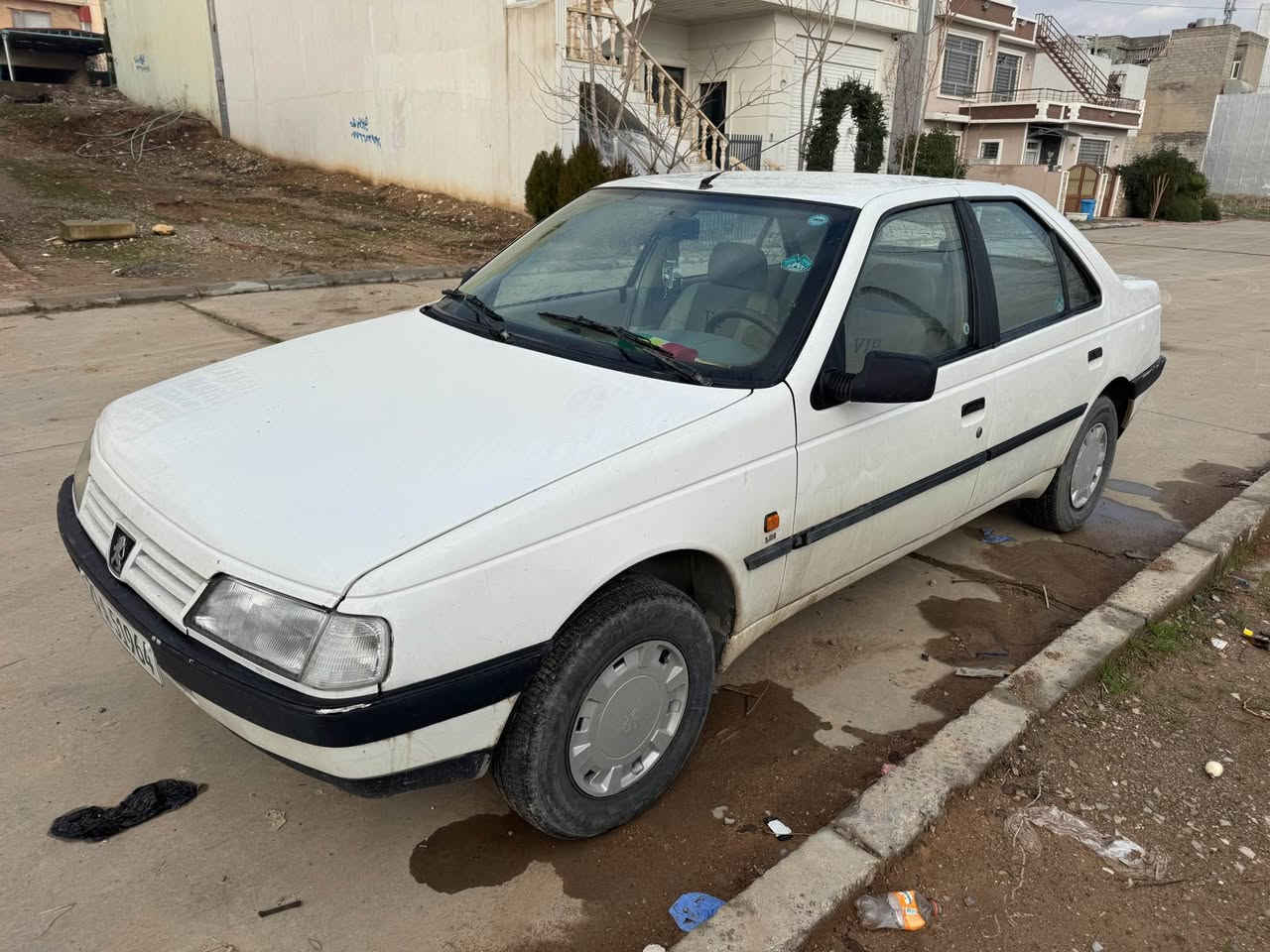 سەرەتا بە ناوی خوای گەورەو مهرەبان
بیجۆ ٤٠٥ مۆدێل ٢٠٠٩ گێڕ مەکینە کارەبای بەشەرت زۆر زۆر توندو تۆڵە تەقەو ڕەقە بەشەرت گەرمیو تەبرید زۆر بێ عەیبە 
سەیارەکە ناو دەری زۆر جوان ماوەتەوە دەعمی نییە رەسمی سۆنەرەکەیم داناوە سعری ٥٢ گەڵام ماجالی تیایە 
لەسلێمانیم ***********
*********** السليمانية, العراق
