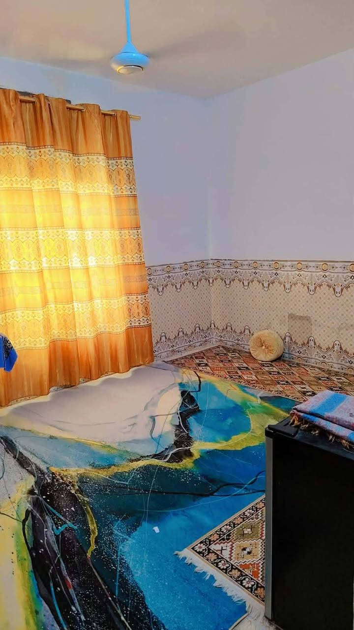 للبيع

بيت ٢٠٠م طابق واحد

بناء نظيف جدا عكاده

يقع خلف السريع بشارع العياده الاستداره
الثانيه

سعر ١٩٠ بيه مجال قليل

يحتوي على غرفتين وصاله ومطبخ وصحيات داخليه وخارجيه واستقبال وكراج سياره

موبايل للاستفسار ***********

