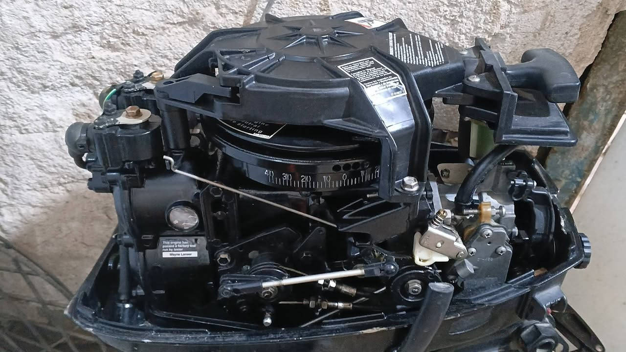 مكينة ميركوري 15 ذراع قصير نظيفة جدا مامفتوح بيها برغي بعدها لوك البصرة ***********
