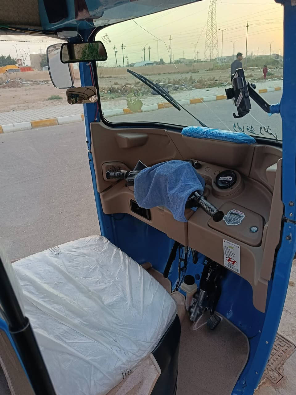 سلام عليكم 
 تكتك للبيع موديل 22 كشر محرك  مكفوله  ارقام نكليزيه سنويه تحويل ثاني يوم  رقم واسط مكاني الكوت قضاء الحي  الشراي يتصل ***********
