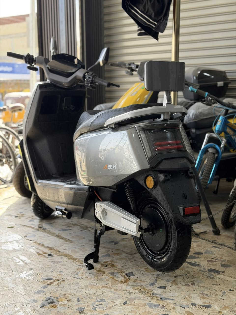 السلام عليكم دراجة ماركة ask للبيع فول مواصفات نظامR نظام 3سرع نظام مثبت سرعه باقي التفاصيل في الخاص السعر 850 ألف وبيه مجال


**إذا كنت صاحب هذا الإعلان وتريد حذفه لأي سبب، رجاءا أرسل رسالة إلى الدعم الفني**