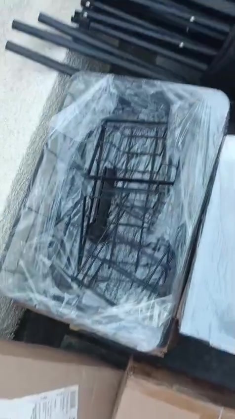سلام عليكم عندي غراض امزون للبيع توصل واتساب ***********
