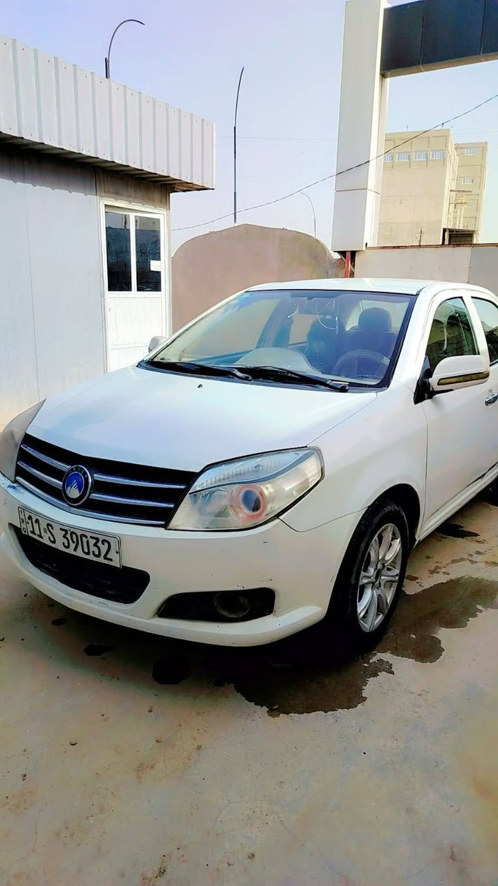 يا الله
السلام عليكم ورحمة الله وبركاته 

للبيع سياره جيلي ام كي  2012  

رقم بغداد انكليزي 

سنويه 28

حداديه جديه 

كير كفاله 

المكينه فقط تبخير بدايه تبخير 

ارضيه جلد 

دوشمة مقاعد جلد جديده 

لايت LEDزنون 

شاشه 

كهربائيات كولها شغاله 

اكو فقط طختين بجاملخ الايسر لخلفي  +قبق الصندوك رصعه  

وين ماتريد ترايك جاهزه السياره 
مكاني بين بغداد وبابل 

السعر ٤١ وبيها مجال 

الاتصال ***********

غير متواجد على الفيس
