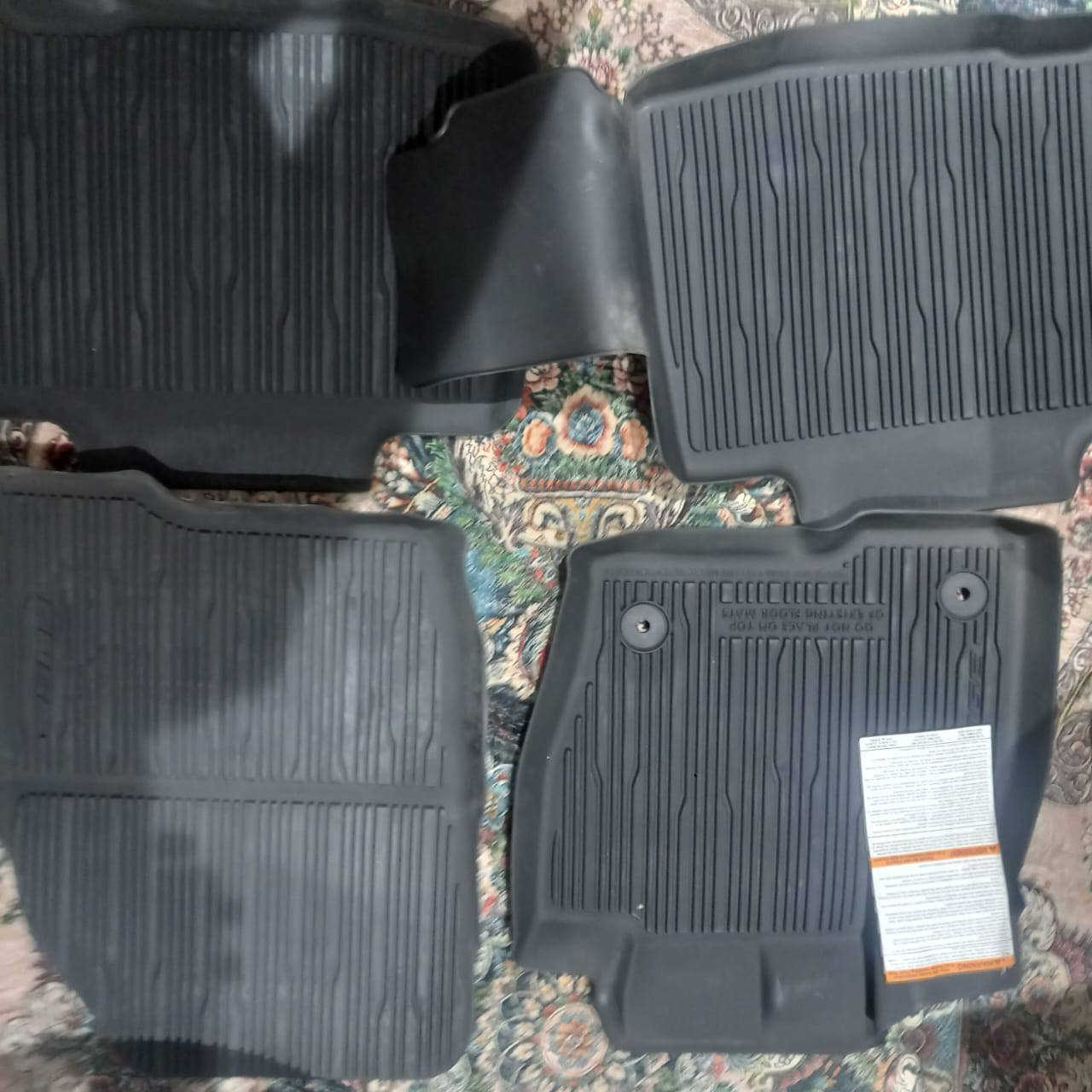 السلام عليكم ورحمة من رخصة الادمن
السلام عليكم ورحمة الله توفر عندي ارضيات ربر فورد ايدج الأصلي استيراد خاص من شركة فورد والكود الشركة موجود 
الظهر محبب ما يتحرك حوضي يحفظ الاتراب داخله ما يطلع ريحه ما يجرد لونه بالغسل 
يرهم من موديل 2015-2024
اخر قطع اسعار جوه السوق
رقمي واتساب *********** او خاص متوفر دائما
