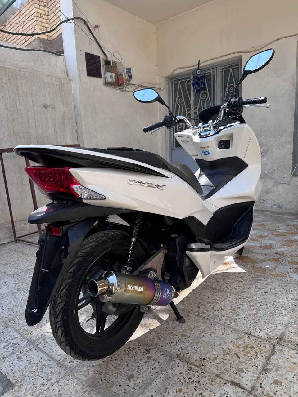 سلام عليكم PCX جيل الثاني ياباني JF
صارلهة شهرين من نازله كفاله الدراجه كفر ومكينه لوك
سويجات ثنين✅
الورقه مال مزاد✅
مكينه125✅
بالمزاد ماشيه 15k وهسه 20k يعني بالعراق ماشيه بس 5k 
حساس ستان حساس ازدحام✅
المنفيس والكتلوكات والعدة هم وياها
السعر16ونص وبيه مجال حك الجيه مكاني الامين الثانيه
شراي اتصل ***********
