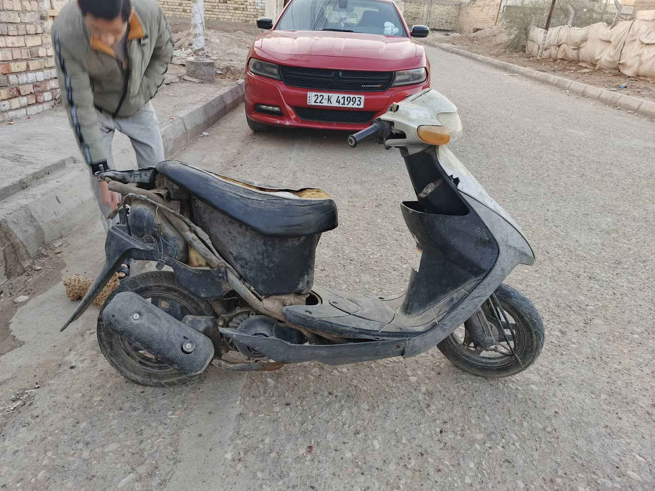 سلام عليكم شباب دراجة سازوكي لل بيع الدراجة متروكة طفت عدي وبعد ما اشتغلت وما سويتهة ابيع كوم حديد مع العلم صالنصة وقايش جدد اكرر ابيع كوم حديد السعر 150 وبيهة مجال لل شراي لل اتصال ***********
