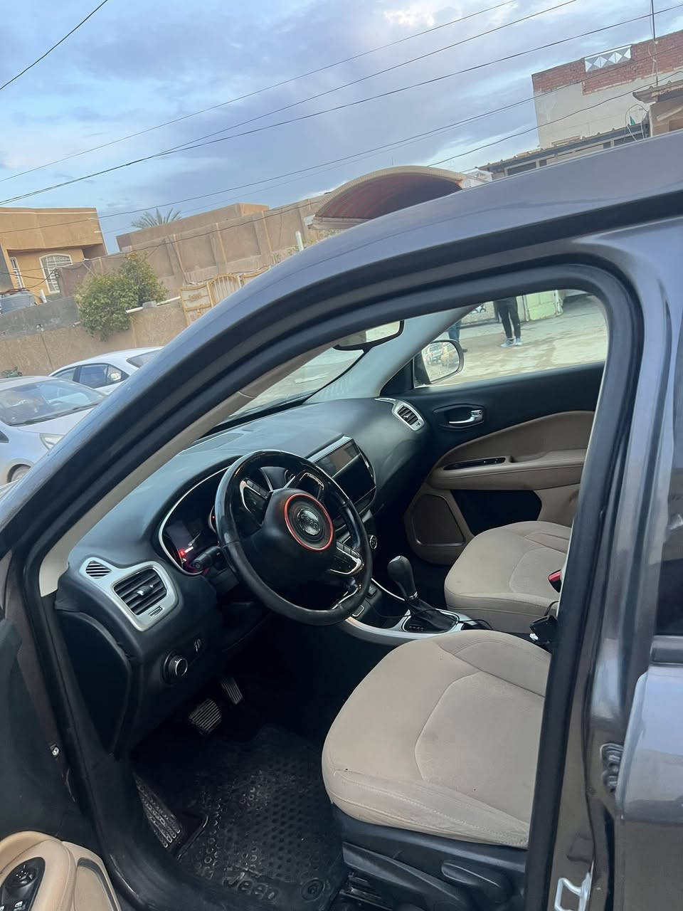 جيب كومباس2018 فئة سبورت
•الرقم:بغداد

ماشي ١٦٥ الف ميل و قابل للزيادة 
•المواصفات : 
▪️بصمة وتشغيل عن بعد
▪️المحرك: 2.4 (اربعة سلندر)
كشافات ليليه 
▪️كامرة خلفية 
▪️حساس خلفي
▪️كشنات السيارة قماش  
▪️تدفئة لكشنات المقدمة
▪️شاشة الدشبول حجم كبير
▪️تبريد قطعتين امامي وخلفي
▪️سايد بريك دكمة
▪️سستم صوت
▪️تحكم ستيرن 
▪️نظام ABS مانع انزلاق
السياره حادثه جدا بسبط فقط بنيد مبدل مال كصه السياره  تعتبر كلين للحادث مرفق بل منشور
السياره  ١٣٠ وبيه مجال قليل مكاني مركز حله 
رقم الهاتف :***********

