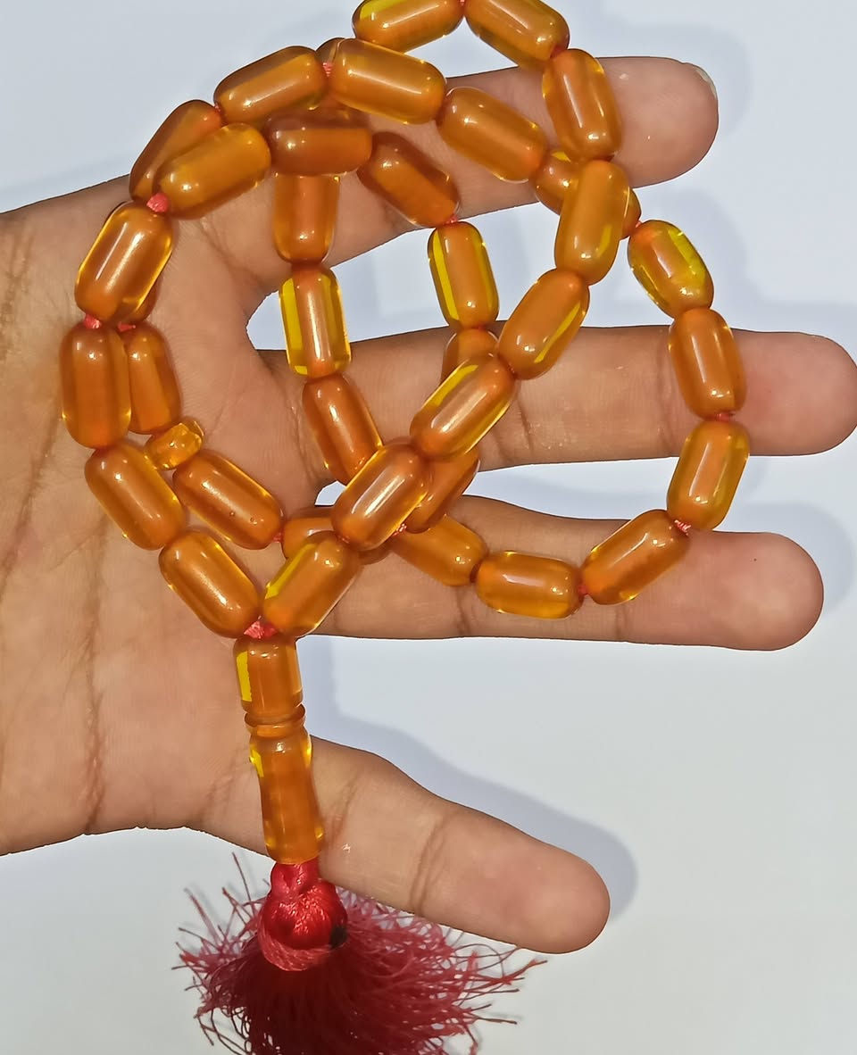 سلام عليكم سندلوس الماني قديم جراخة بيت عنوز نجفي عطاب وزن القطعه تقريباً 25 غرام 37 خرزه السعر 50 شامل اجور التوصيل ***********
