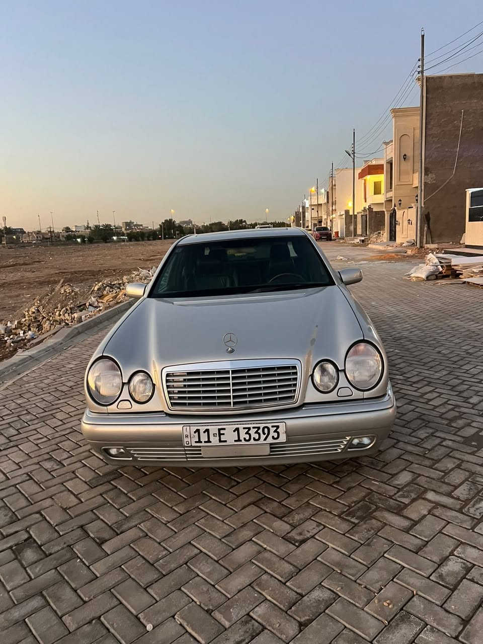 مارسدس 1997
فول مواصفات سياره جاهزه وحلوه بيه كم قطعه صبغ تحويل مباشر 
سعر. 110 وبيه مجال 
***********
