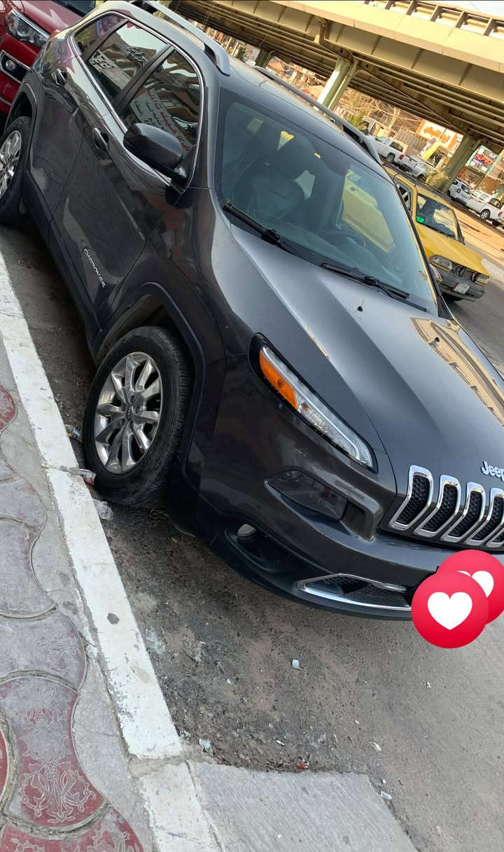 للبيع فقط
جيب شيروكي Limited V6 موديل 2015 مكفوله من الصبغ والتبديل حادث خفيف جداً اخت الكلين ففط نص شبر بالجاملغ ومعدل بارد بدون اي تبديل وبدون قطرة صبغ رقم بغداد جديد باسمي مداور ثاني  يوم وين ميعجبك هزه جديده وسنوية جديده

ماشيه 63 الف ميل قابل للزياده

صور الحادث موجوده بالصور حادث سطحي وخفيف معدل على البارد 

المواصفات : فول مواصفات 

-محرك  ٦ سلندر ٣٢٠٠ المرغوب 

- دفع رباعي

-بصمه

- تشغيل عن بعد

- فتحه سقف بانوراما

- كشنات جلد

- قطعتين منفصل  ثلج

-ترحيب

-فتح الابواب عن الاقتراب

- مداخل USB

وباقي الموصفات معروفه

بيها رصعات خفيفه تتعدل بارد 

السعر : 130$ وبيها مجال للشراي

للتواصل : *********** اتصال او واتس اب

مكاني بغداد سبع ابكار
