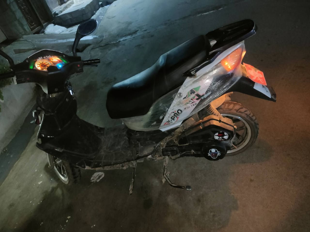 مطور البيع موديل 23 فول مفول سرعه معدل كهرباته كله شغله ياباني محركه مكاس بس مكينه حجم كبير
حجم 140 بس كفر كدام  مكو سعر 350الف وبي مجال رقم ***********
