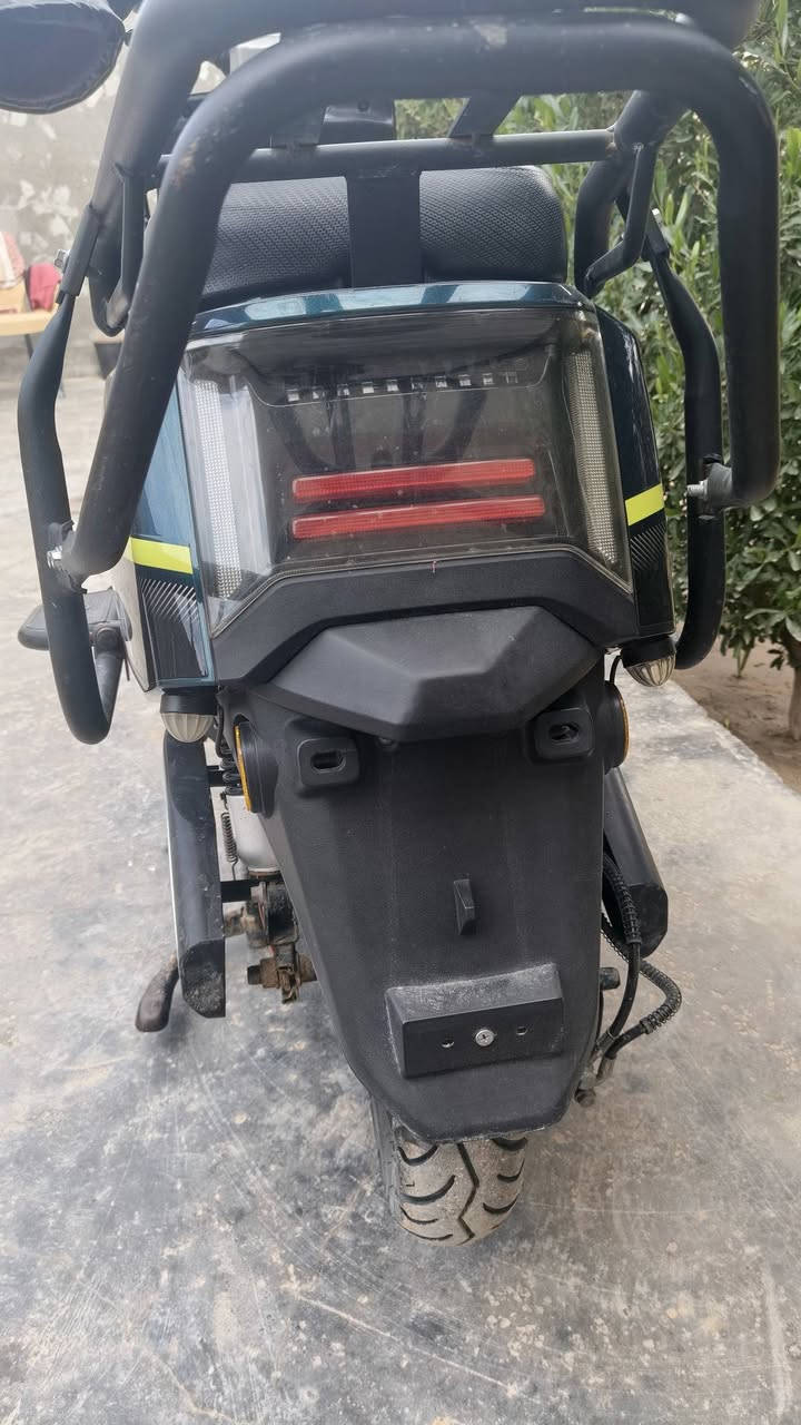 من رخصت الادمن
دراجة سكنس شحن للبيع 
جديدة كاملة مابيه اي نقوصات
بطاريات ع الفحص. حسب رغبة المشتري
سعر ٦٥٠ استفسار ع الخاص باقي التفاصيل 
*********** هاذ رقمي
