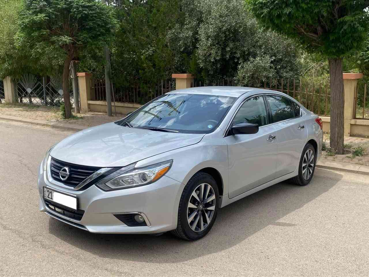 Nissan Altima 2017 SV
مۆدێل ٢٠١٧
ڕەقەم سلێمانی و سەنەوی تا ٢٠٣٠ تازەیە 
١ پارچە بۆیاخ بێ ناو چەمەلەخی پێشەوە
هەردوو بەسمەی بیلادی لەگەڵە 
مواسەفات ئێس ڤی SV 
ڕاداری ئاوێنە 
بلاجکتۆر
کامێرا 
شەخال
کوشن کارەبا
ئیکۆ
ناو و دەرەوەی سفرە 
سەیارەیەکی زۆر لۆک و تایبەتە سێرڤسی کاملی بۆ کراوە
بەڕادی خاریجی بۆ بەسراوە بێخەم لێخوڕە بۆخۆت
گێڕ و مەکینەی نەکراوەتەوە لۆک 
بەردی ساڵانسای بیلاد
٤ تایەی تازە
لە دەعامی دواوە بۆ دەعامی پێشەوە بەشەرت
نرخ ١١٩ کەمێک معامەلە
ژ.م *********** دخان, السليمانية
