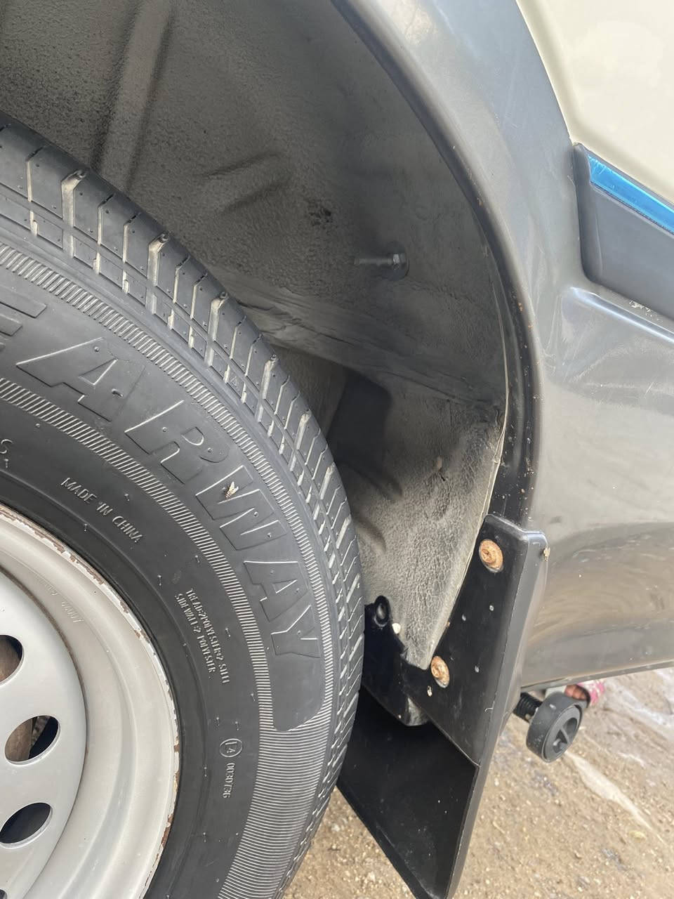 سلام عليكم حبايب فتون الوان موديل 15سياره كفاله عام عده هاي طخه وره باب السلايت الباقي كفاله عام من كلشي سياره ما عايزه برغي 
سياره موصليه حبايب موصليه البيع او ترهم مراوس مكاني بغداد وهاذ رقمي ***********
