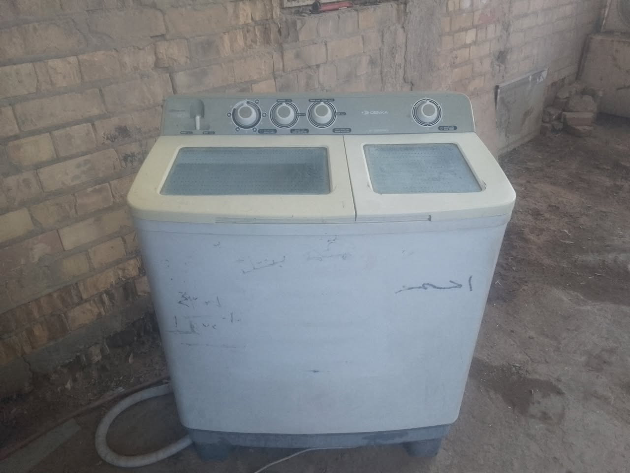 غساله دنكه شرط الشغل للبيع بيه ضمان عشرة ايام.... ناصريه حي الخضراء مقابيل الشركه الهنديه.... ***********
